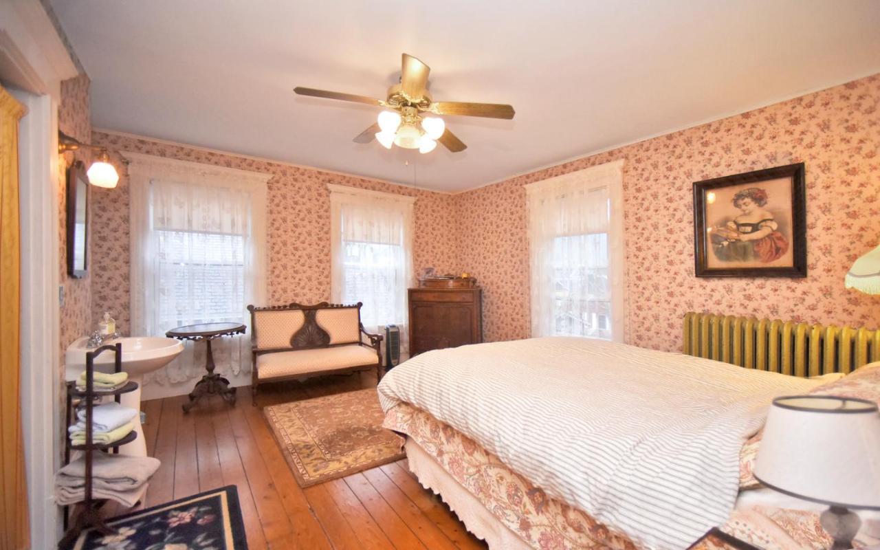 Blooming Inn Shelburne Falls Εξωτερικό φωτογραφία